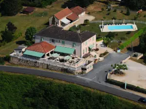 Logis HÔTEL Restaurant Spa les Balcons de l'Esperance