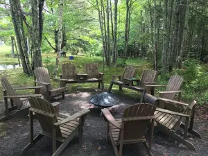 Weekly Discount available! 4 Bedroom, 2 Bathroom, Walking Distance To Town