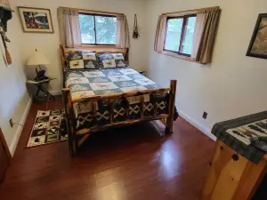 Beautiful Cabin near the AuSable River/Kayaks Included