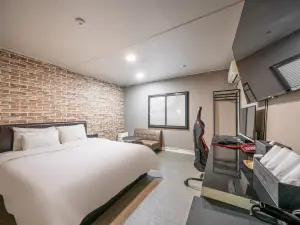 Gunsan Hotel May