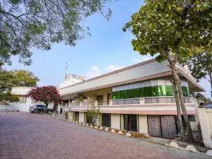 FabHotel Girija