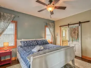Lakefront home with private hot tub, dock, grill, game room, lake views & kayaks