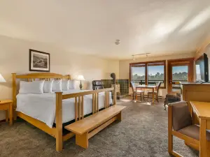Harbor Lite Lodge