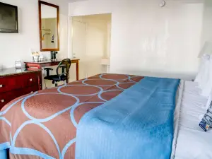 Super 8 by Wyndham St. Petersburg