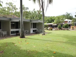 Arcadia Village Motel