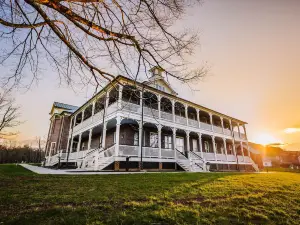 The Inn at Foster Falls