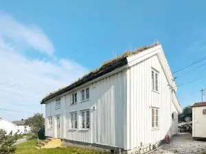 person holiday home in Averoy-By Traum