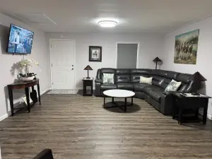 Charming 3-bedroom house with WiFi and AC in lovely Loretto