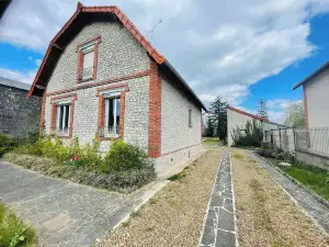 Country house 2 hours from Paris with jacuzzi.