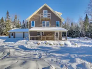 Rangeley Retreat Cabin-Style Home Lake Access