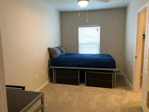 4 Bedroom Cozy House Near City Attractions