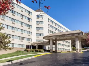 Clarion Hotel & Suites BWI Airport North