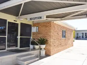Hillview Motel