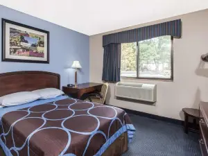 Super 8 by Wyndham Gardner