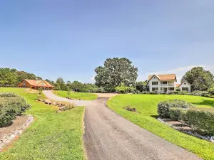 Lovely Equine Countryside Estate on 68 Acres