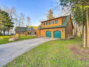 Lakefront Applegate Retreat w/ Private Beach!