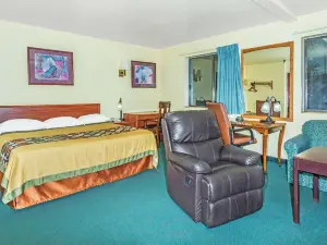 Super 8 by Wyndham Greeley