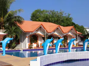 Cris Del Mar Resort