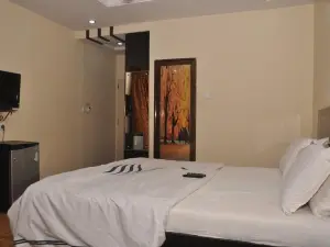 什裡伽內什海灘度假村