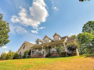 Charming Trenton Home w/ Mtn Views & Patio!