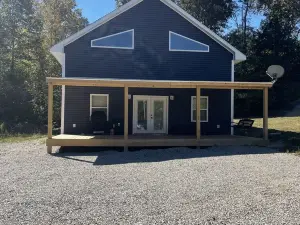 Brand new Lakehouse in Bronston 2 Bedroom with large loft