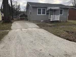Edwards House; Litchfield, IL; Pets welcome