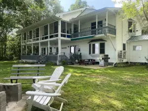 Magnificent Lakefront Lodge Panoramic View Lake Champlain Kayaks/Fishing/Pk Ball