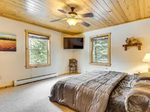 Private Hot Tub & Sauna: Bryant Pond Retreat!