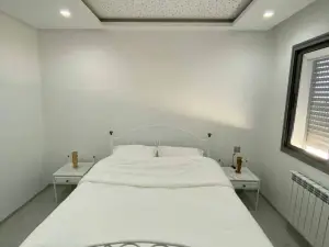 Charming 1-Bed Apartment in Tunis Close to Centre