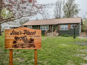 Lisas place.   Cozy gathering place  nestled  in the heart of Lebanon Mo