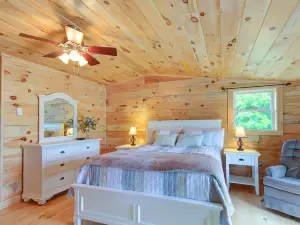 Damariscotta Lakefront Retreat