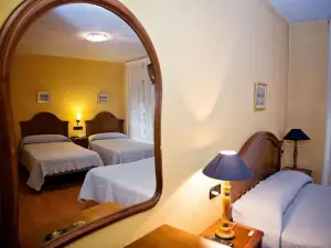 Hostal Guzman El Bueno by Gaiarooms
