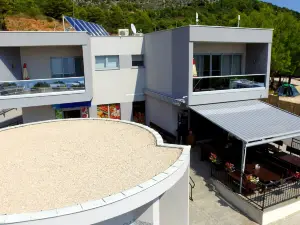 Camp Milo Moje