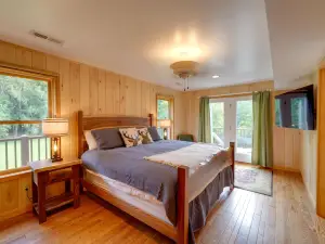 Riverfront West Virginia Cabin w/ Screened-in Deck