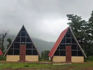 Huts And Hunters Resort Saputara