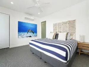 Hidden Cove on Hamilton Island by Hiha