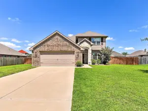 Spacious Ennis Home w/ Swim Spa & Theater!