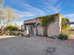 Los Ocotillos Villa with Private Pool in the Heart of Wickenburg!