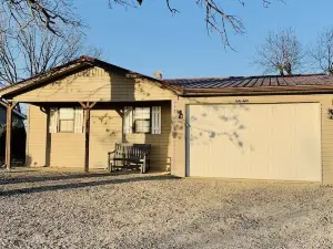 3 Bed 1 Bath Lake House- LAKE NORFORK FUN!