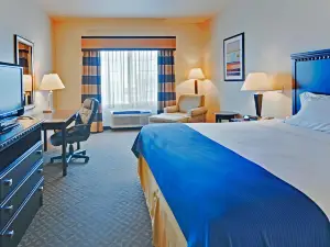 Holiday Inn Express Delano Hwy 99