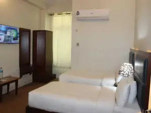 Peral City Hotel