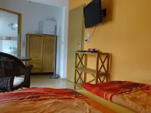 Gästezimmer & Ferienwohnung Berge