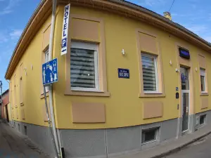 Garni Hotel 11Tica DM