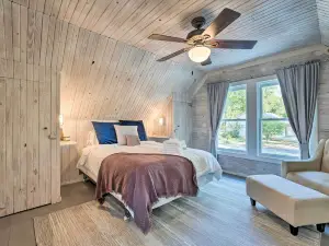 Unique Loft Cabin Fire Pit and Fishing Access!