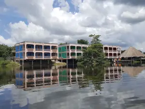 Lamanai Hotel & Marina