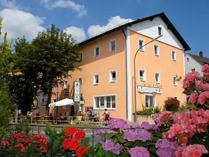 Gasthof Zur Post Hotel Und Parkplatz