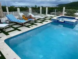 Luxury Studio Rooftop Pool n View Unit #4