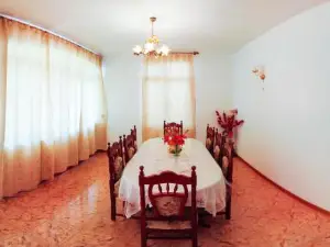 La Caverna House
