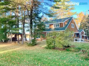 FL Quintessential Lake House Close to Bretton Woods Santas Village and Forest Lake State Park