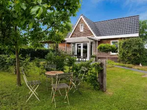 Pretty Holiday Home in Vroomshoop with Garden